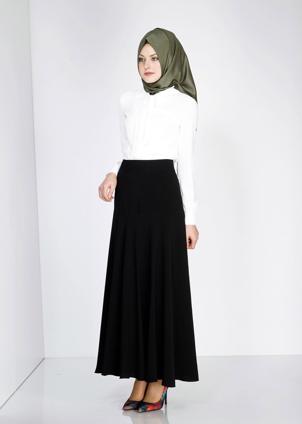 Tesettür giyim SİYAH GENİŞ KESİM ETEK 6687