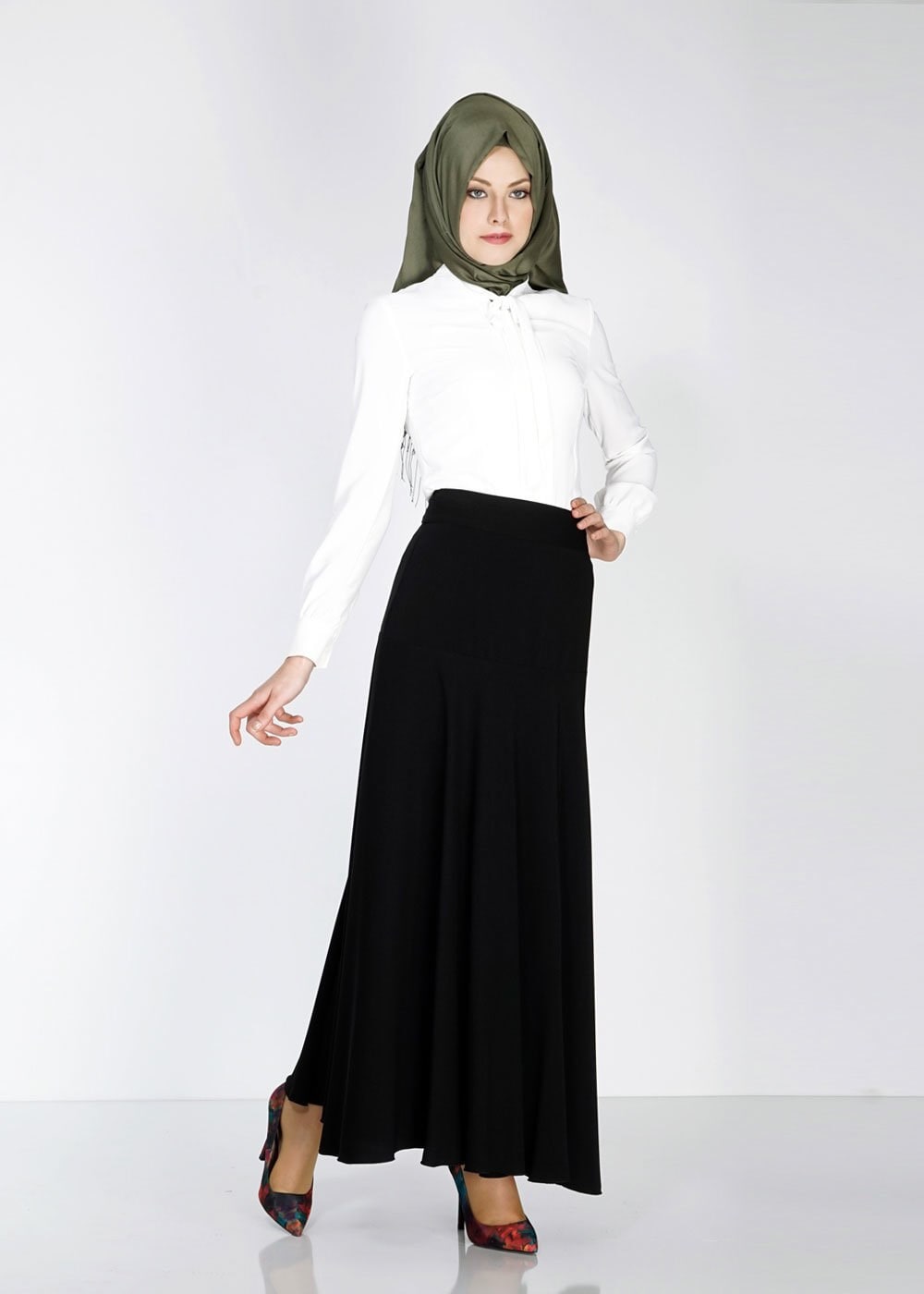 Tesettür giyim SİYAH GENİŞ KESİM ETEK 6687