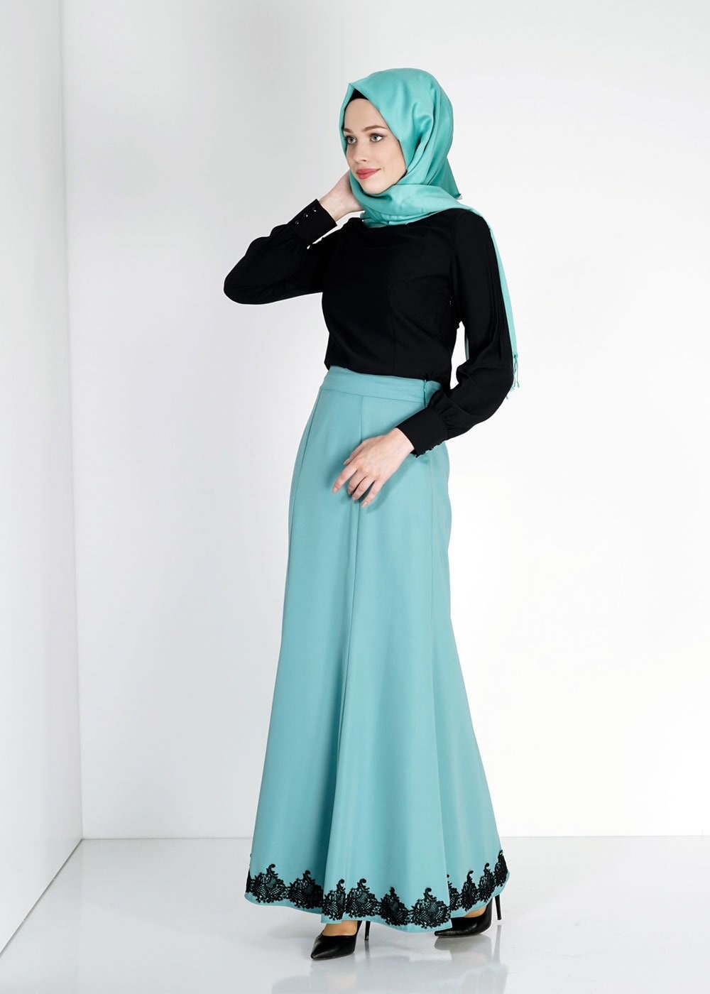 Tesettür giyim MAVİ ETEK UCU İŞLEME DETAYLI ETEK 6702