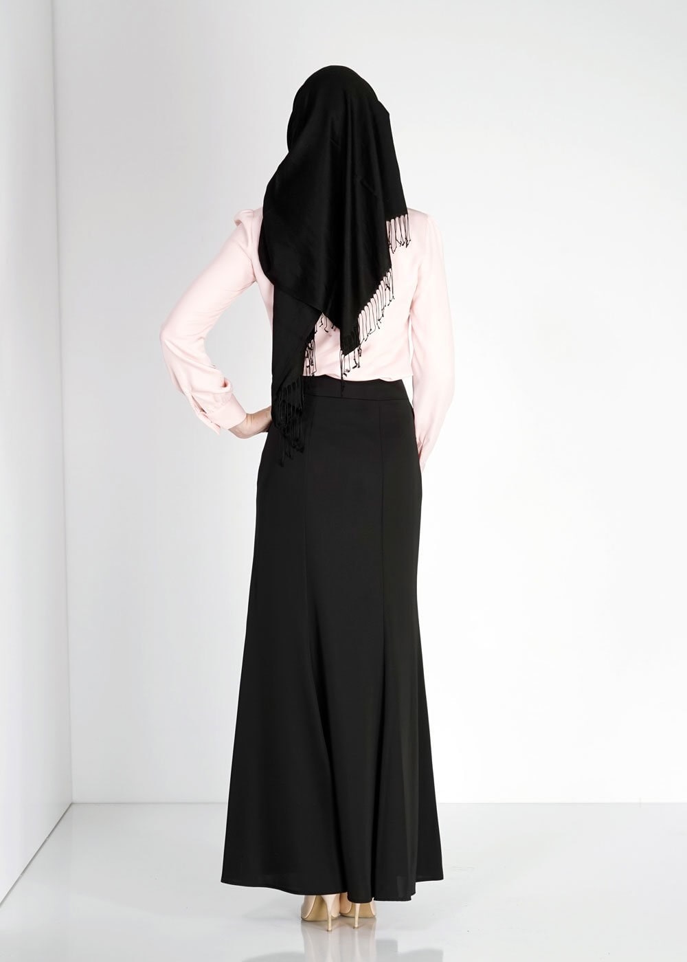 Tesettür giyim SİYAH NAKIŞ İŞLEMELİ TAŞ DETAYLI ETEK 6707