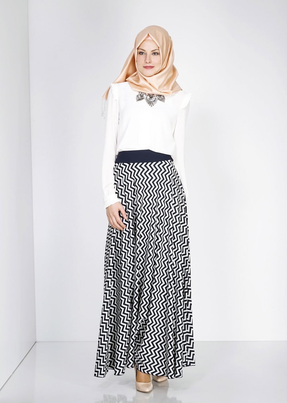 Tesettür giyim LACİVERT ZİKZAK DESENLİ KUŞAKLI KREP ETEK 6709