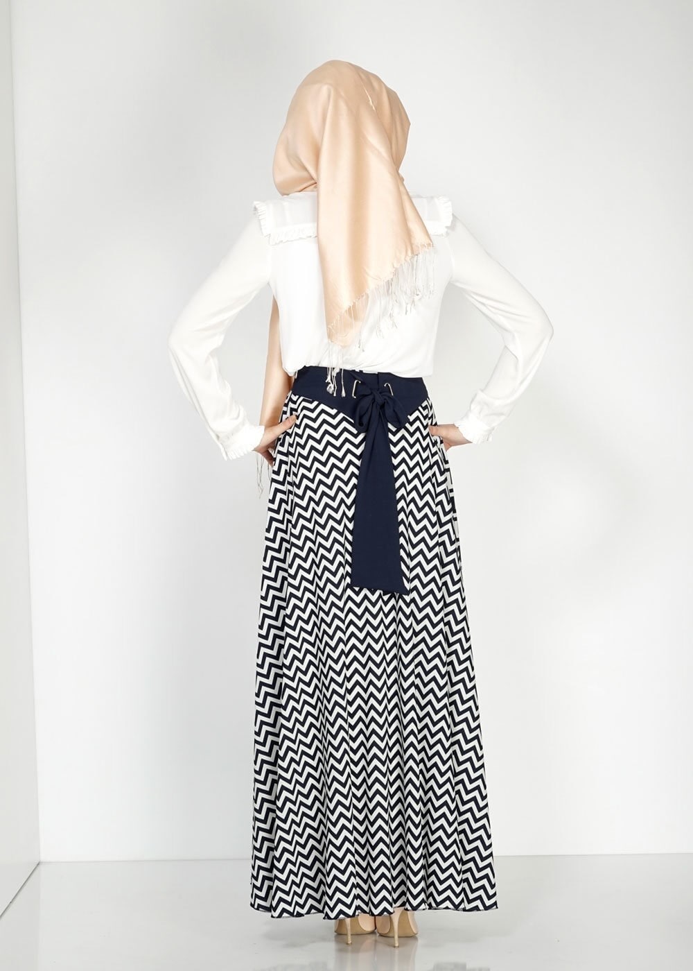 Tesettür giyim LACİVERT ZİKZAK DESENLİ KUŞAKLI KREP ETEK 6709