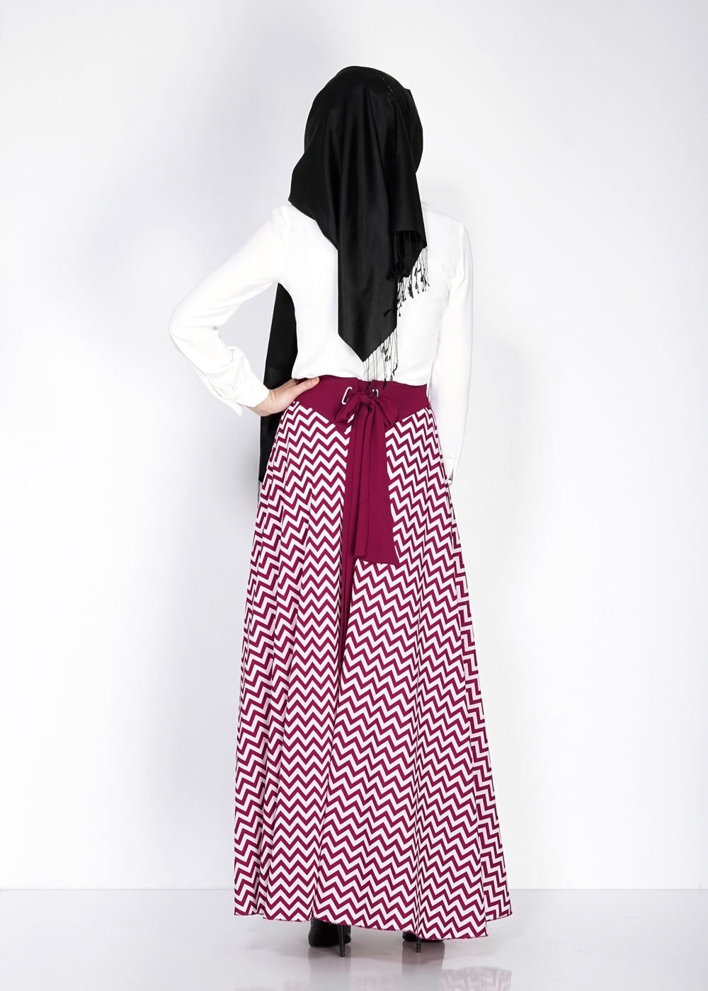 Tesettür giyim MÜRDÜM ZİKZAK DESENLİ KUŞAKLI KREP ETEK 6709