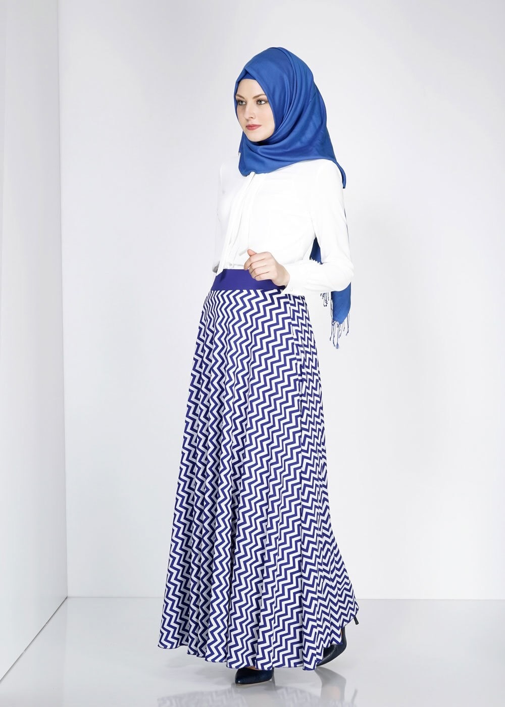 Tesettür giyim LACİVERT ZİKZAK DESENLİ KUŞAKLI KREP ETEK 6709