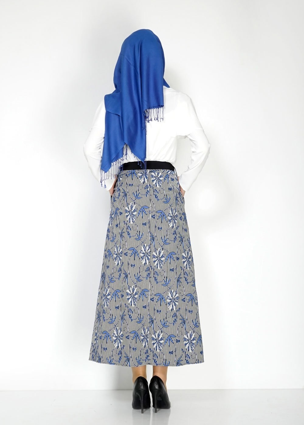 Tesettür giyim LACİVERT ÇİÇEK DESENLİ ÇİZGİLİ ETEK 6711