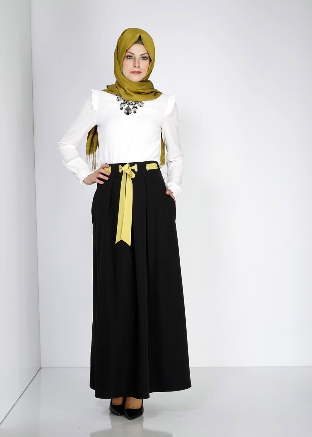 Tesettür giyim SİYAH BELİ KUŞAKLI PİLE DETAYLI ETEK 6734 