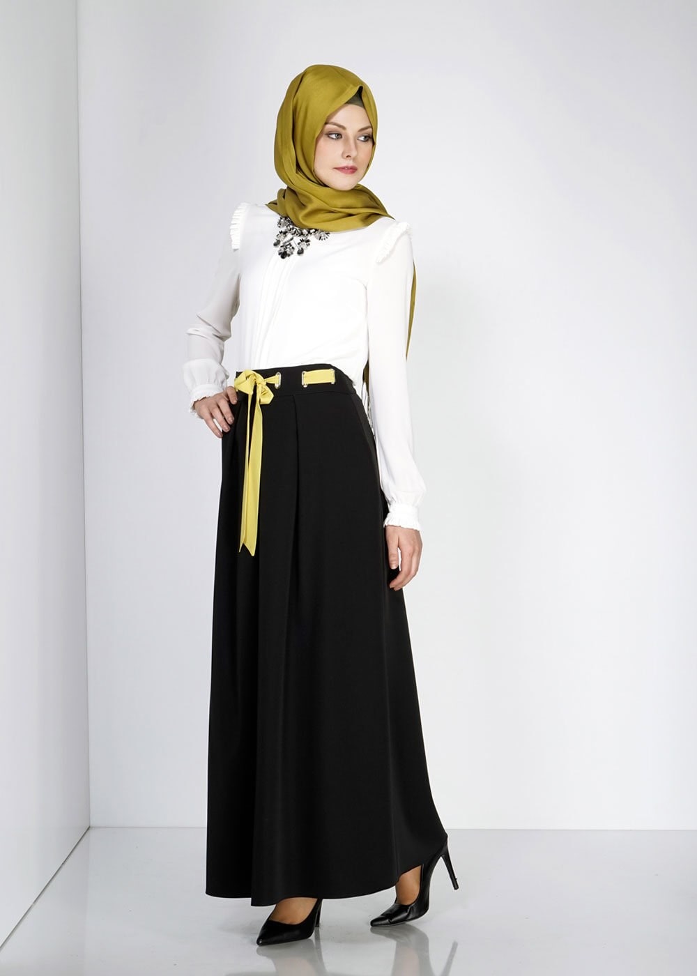 Tesettür giyim SİYAH BELİ KUŞAKLI PİLE DETAYLI ETEK 6734 