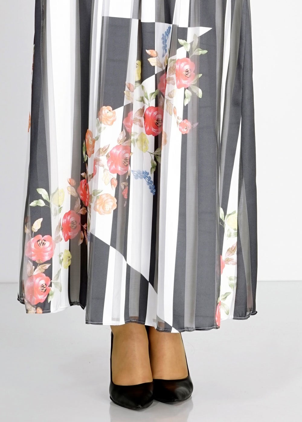 Tesettür giyim SİYAH ÇİÇEK DESENLİ ÇİZGİLİ ETEK 6736