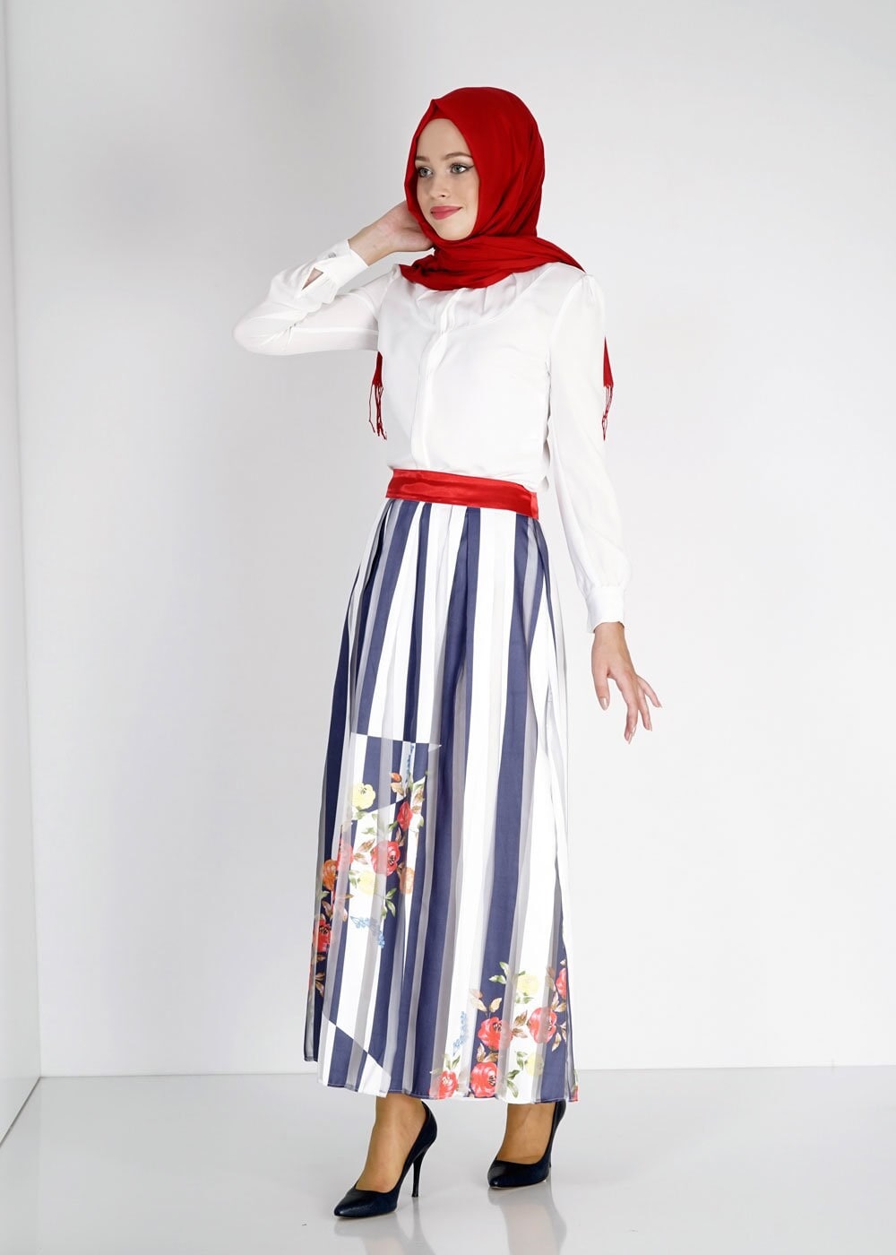 Tesettür giyim LACİVERT ÇİÇEK DESENLİ ÇİZGİLİ ETEK 6736