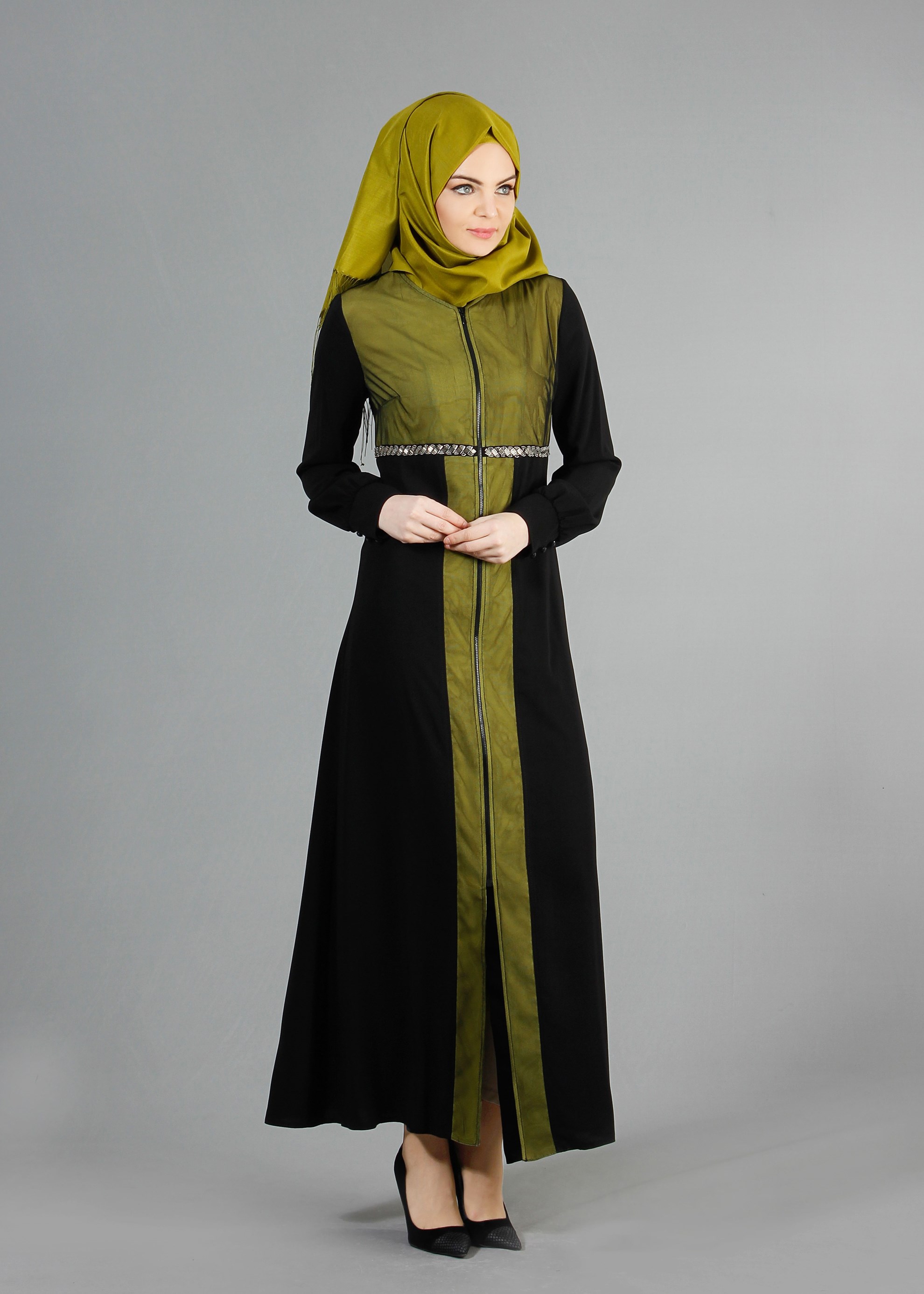Tesettür giyim SİYAH İKİ RENKLİ FERMUARLI FERACE 8162