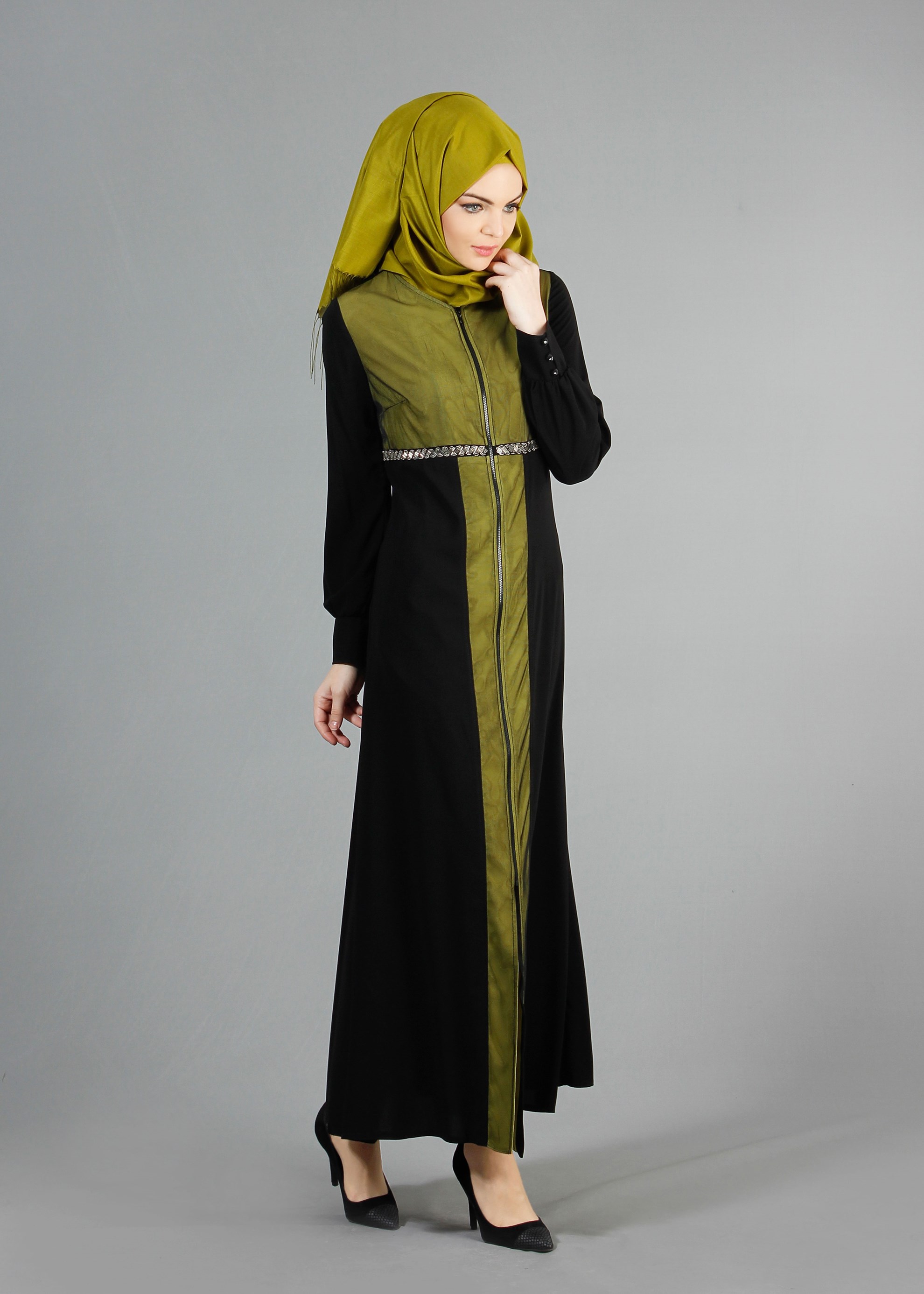 Tesettür giyim SİYAH İKİ RENKLİ FERMUARLI FERACE 8162
