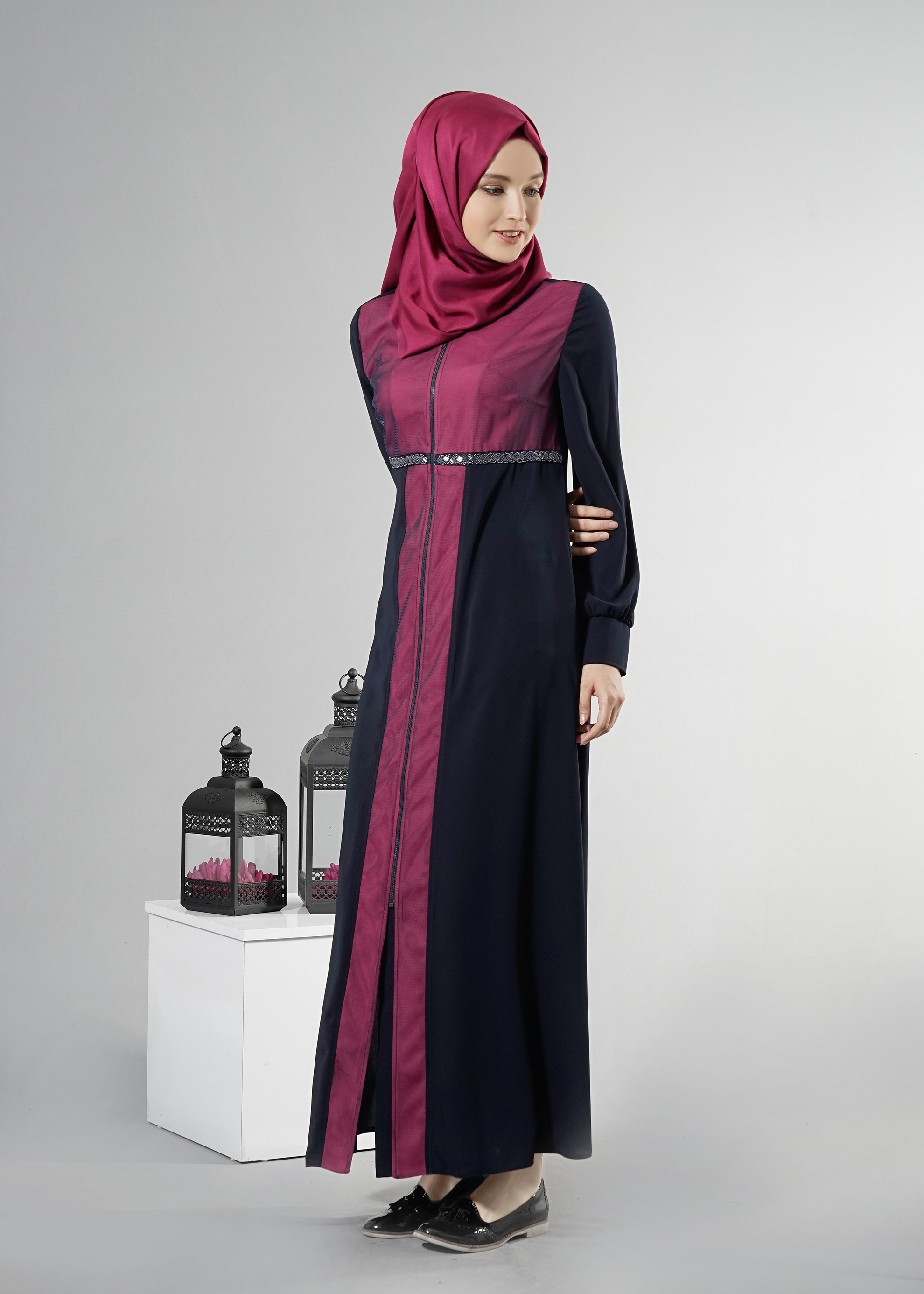Tesettür giyim LACİVERT İKİ RENKLİ FERMUARLI FERACE 8162