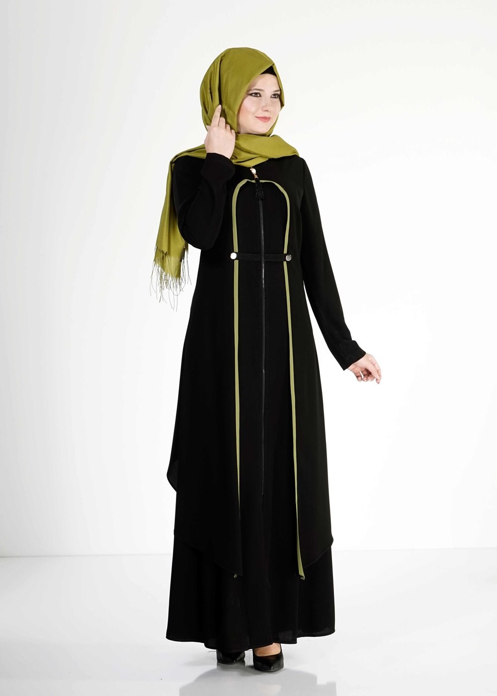 Tesettür giyim SİYAH DÜĞME DETAYLI ŞERİTLİ FERACE 8163
