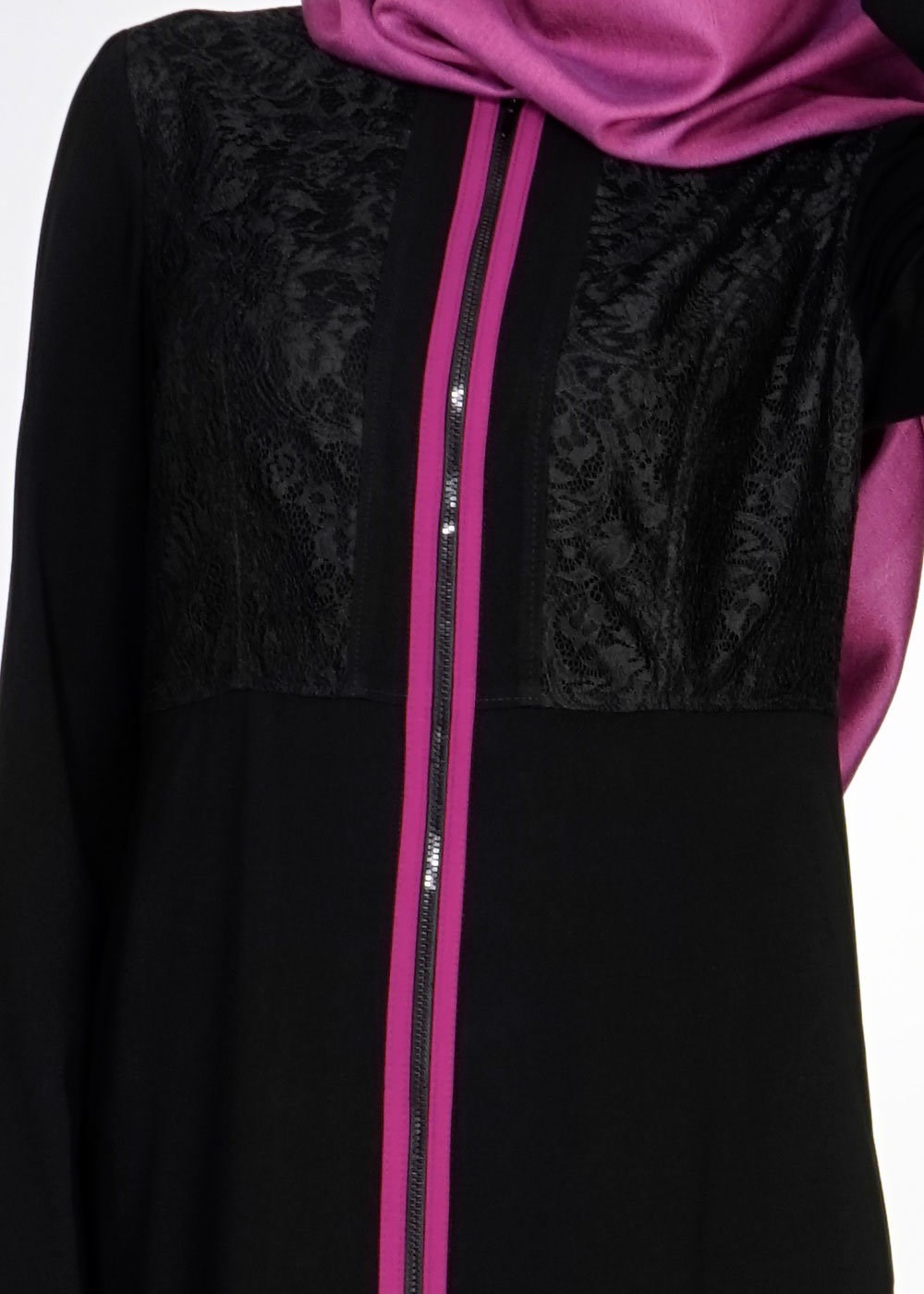 Tesettür giyim SİYAH DANTEL DETAYLI ŞERİTLİ FERACE 8165