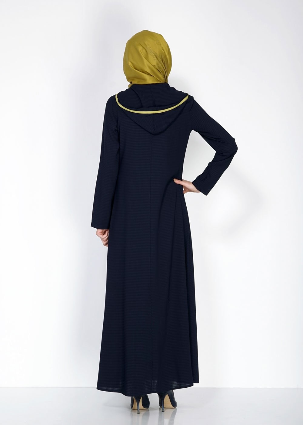 Tesettür giyim LACİVERT KAPÜŞONLU DÜĞMELİ ŞERİT DETAYLI FERACE 8166
