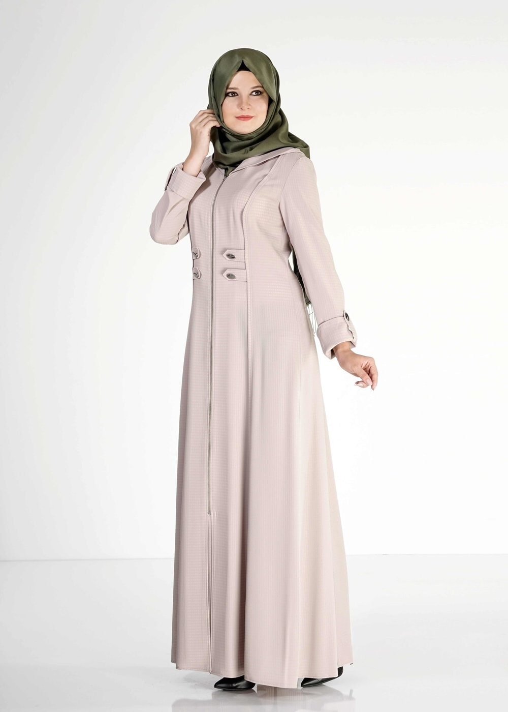 Tesettür giyim BEJ KAPÜŞONLU DÜĞME DETAYLI FERACE 8167