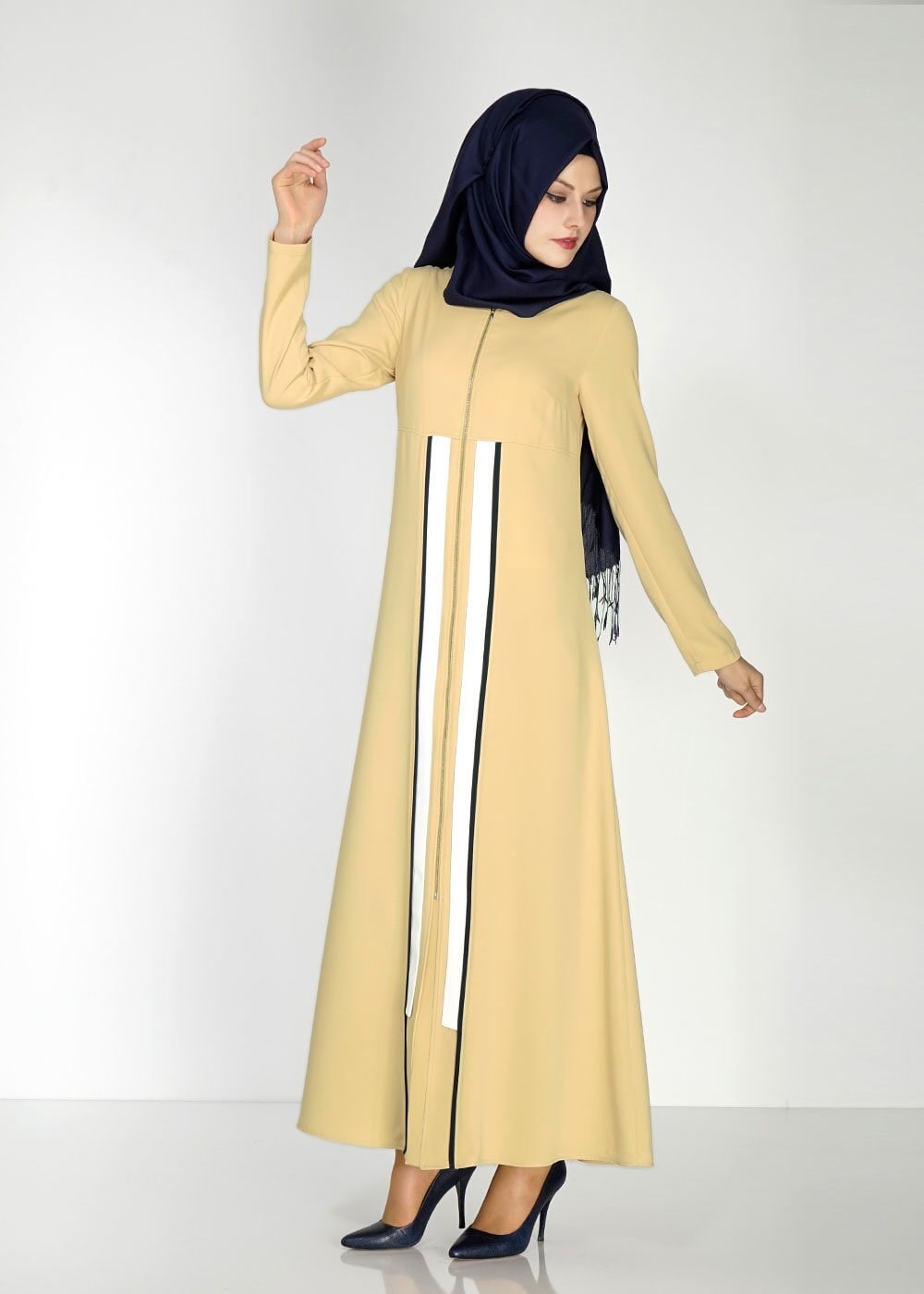Tesettür giyim SARI FERMUARLI ÇİZGİ DETAYLI FERACE 8170