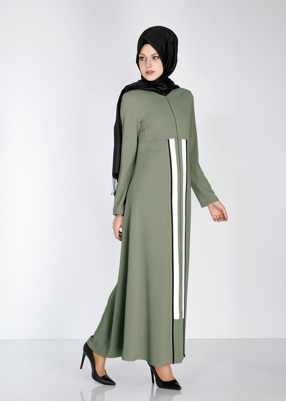 Tesettür giyim HAKİ FERMUARLI ÇİZGİ DETAYLI FERACE 8170