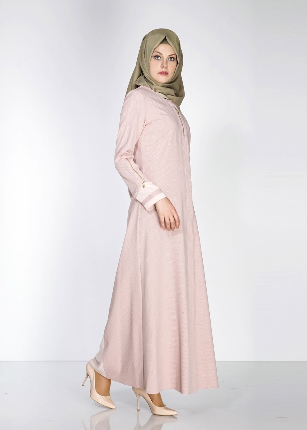 Tesettür giyim BEJ FERMUAR DETAYLI FERACE 8171