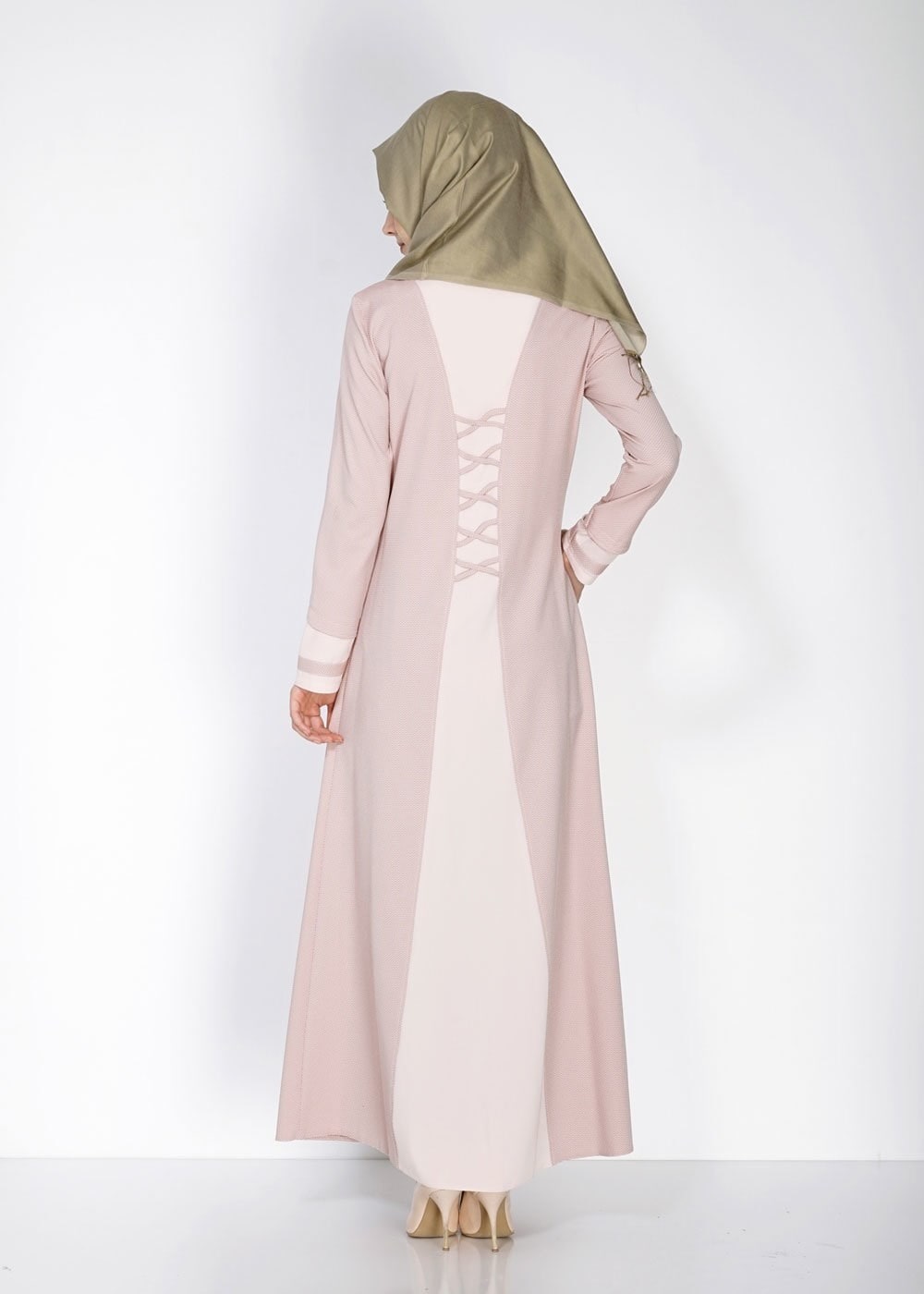 Tesettür giyim BEJ FERMUAR DETAYLI FERACE 8171