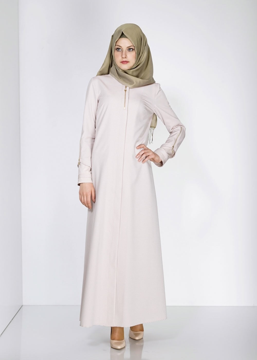 Tesettür giyim PUDRA FERMUAR DETAYLI FERACE 8171