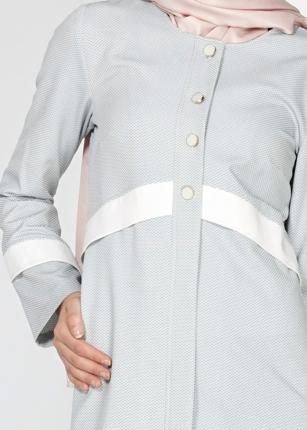 Tesettür giyim LACİVERT DÜĞMELİ ŞERİT DETAYLI FERACE 8172