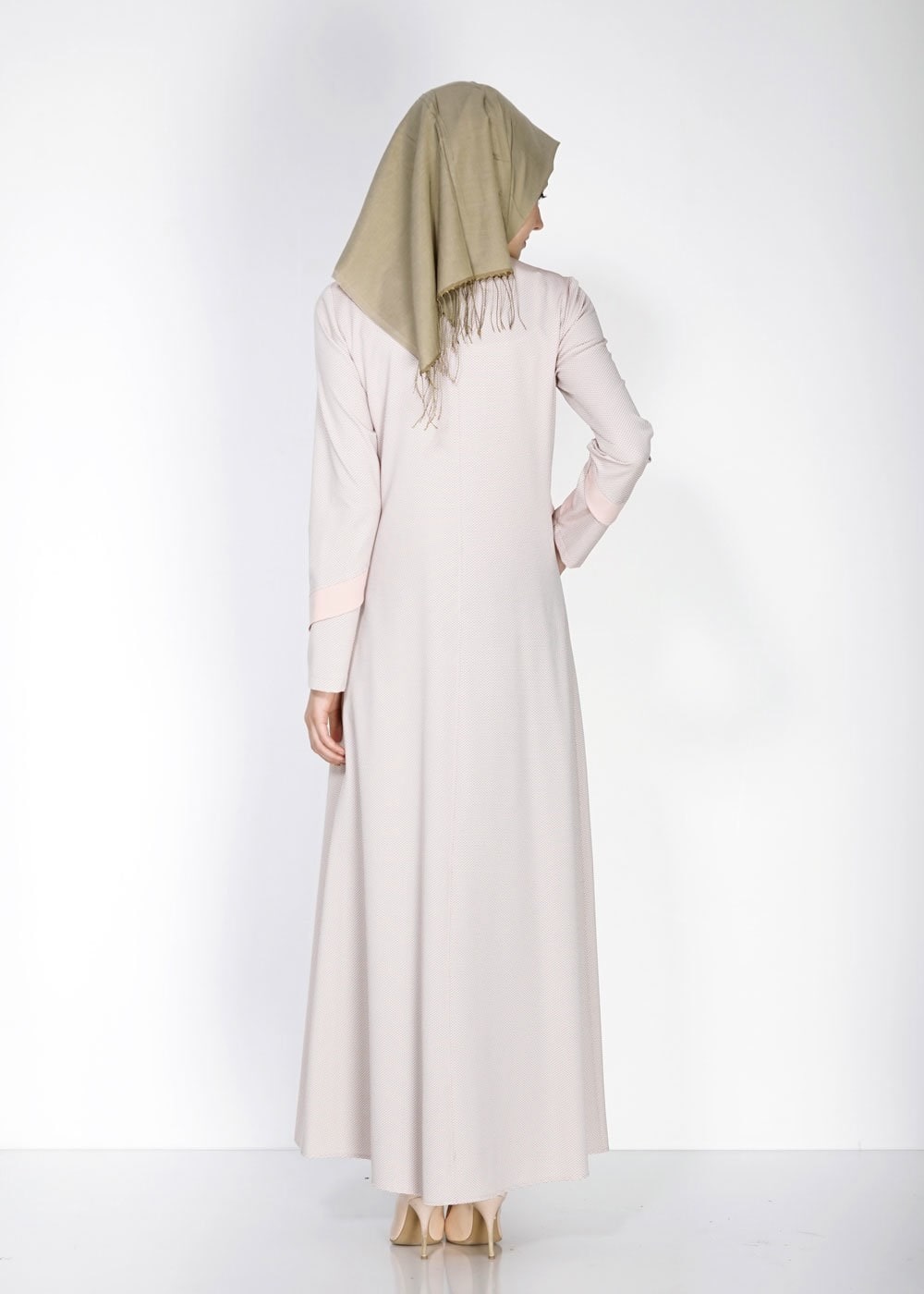 Tesettür giyim PUDRA DÜĞMELİ ŞERİT DETAYLI FERACE 8172