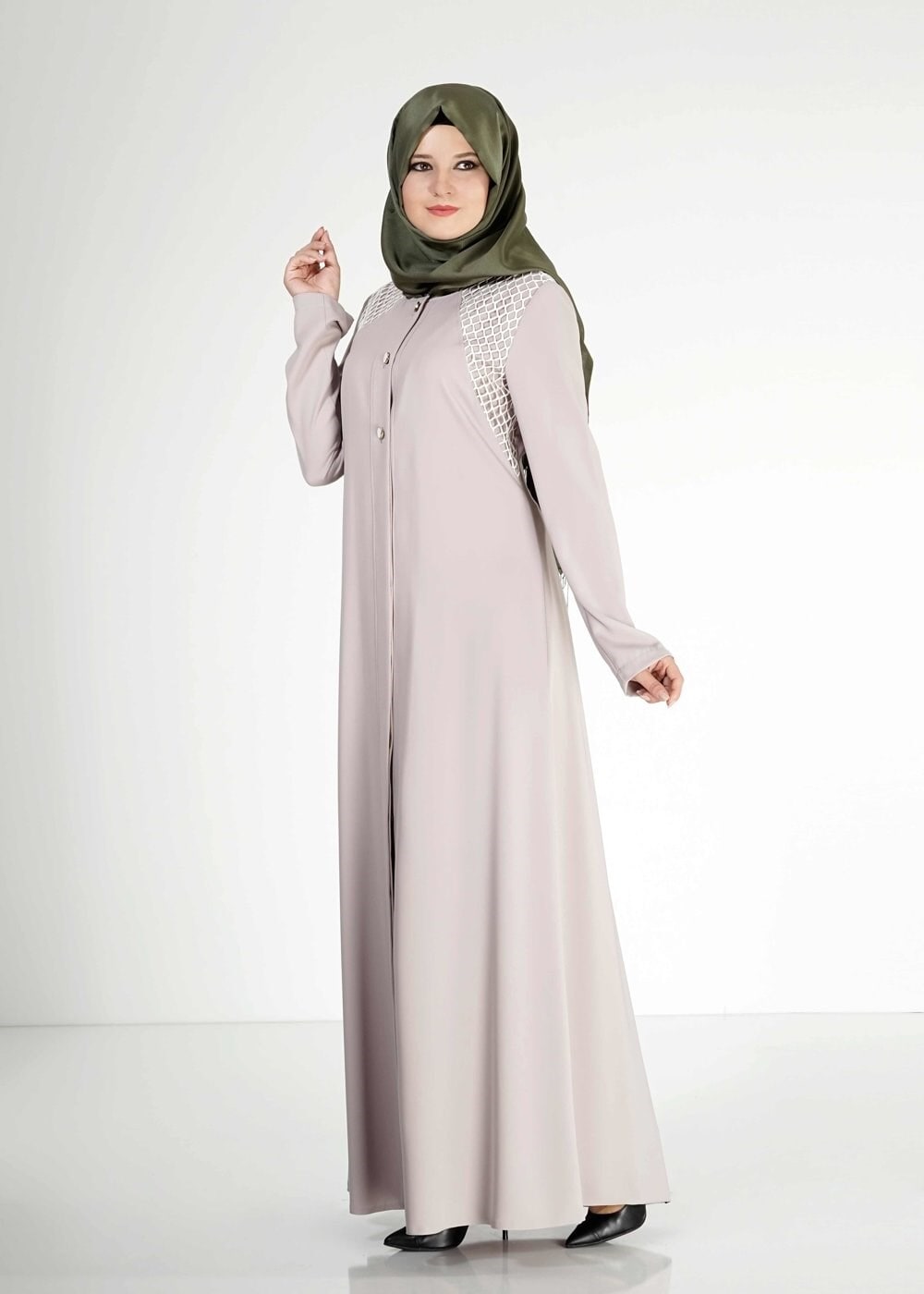 Tesettür giyim BEJ FİLE DETAYLI DÜĞMELİ FERACE 8173