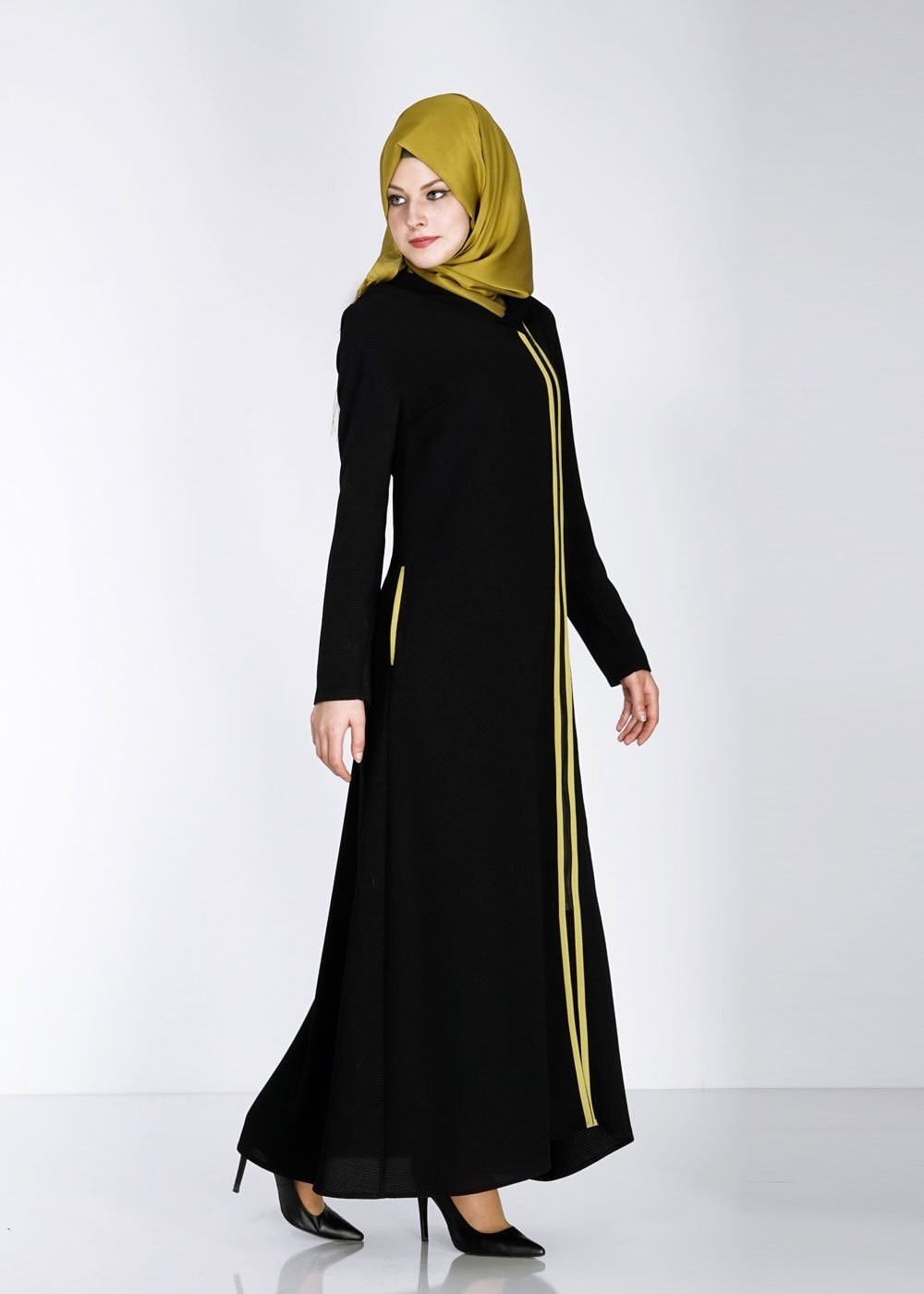 Tesettür giyim SİYAH KAPÜŞONLU FERMUARLI FERACE 8174