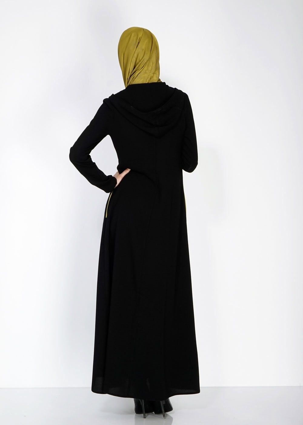 Tesettür giyim SİYAH KAPÜŞONLU FERMUARLI FERACE 8174