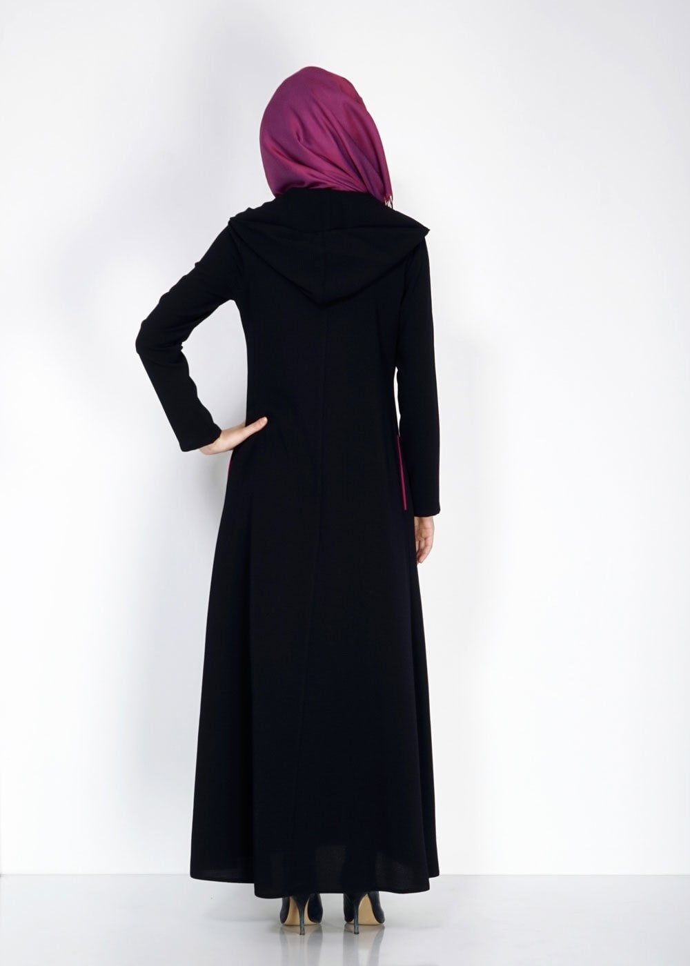 Tesettür giyim LACİVERT KAPÜŞONLU FERMUARLI FERACE 8174