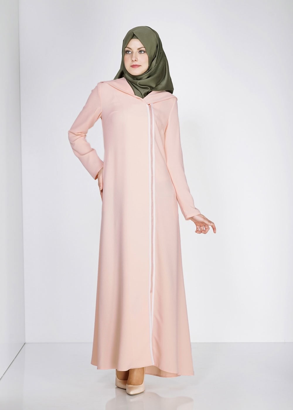 Tesettür giyim PUDRA KAPÜŞONLU FERMUARLI FERACE 8174