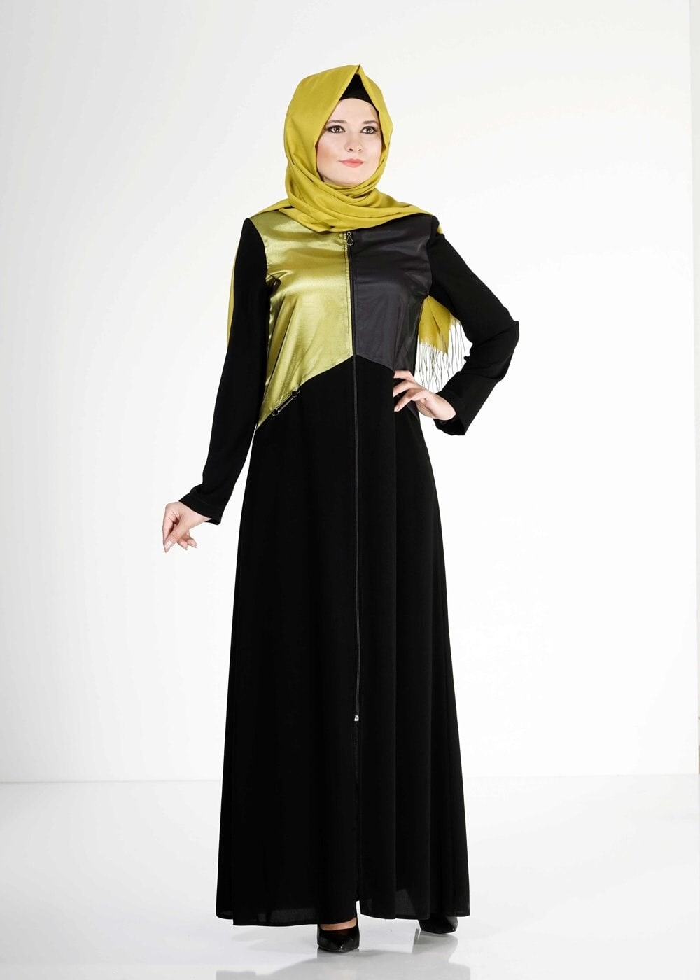 Tesettür giyim SİYAH RENK BLOKLU FERMUARLI FERACE 8185