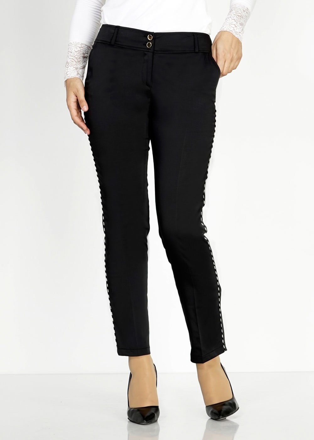 Tesettür giyim SİYAH YANLARI ŞERİTLİ DAR PAÇA PANTOLON 7867