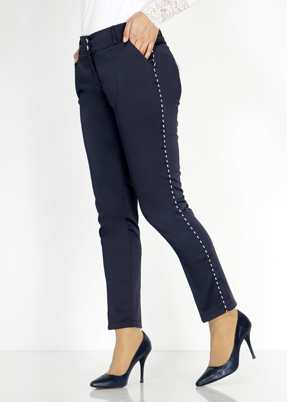 Tesettür giyim LACİVERT YANLARI ŞERİTLİ DAR PAÇA PANTOLON 7867