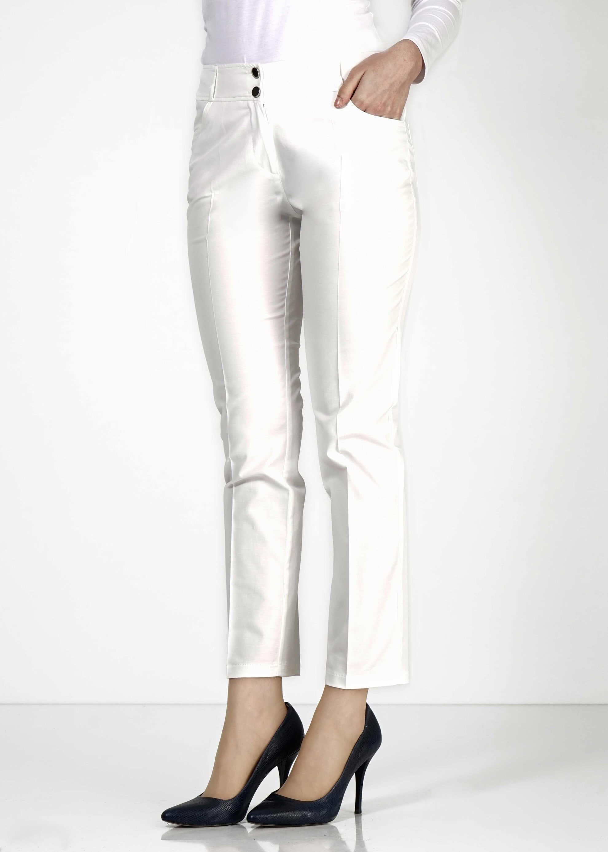 Tesettür giyim BEYAZ CEP DETAYLI DAR PAÇA PANTOLON 7871