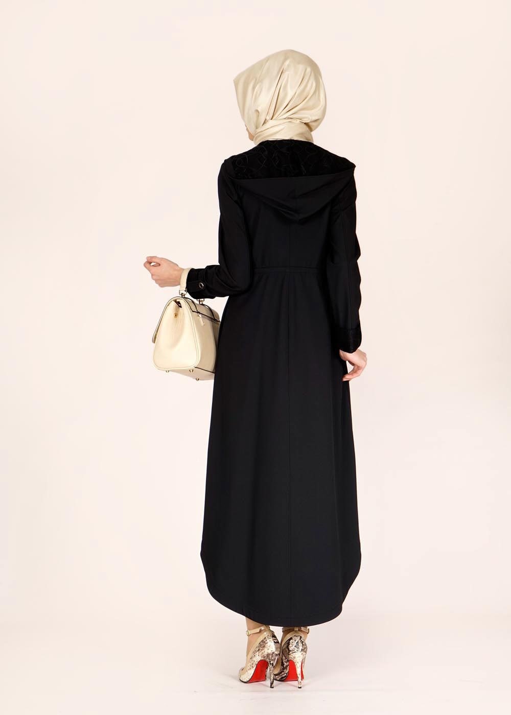 Tesettür giyim SİYAH YANLARI DÜĞME DETAYLI KAPÜŞONLU PARDESÜ 1452 