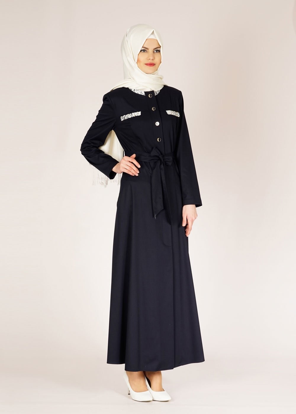 Tesettür giyim LACİVERT ARKASI İŞLEMELİ DÜĞME DETAYLI PARDESÜ 1454