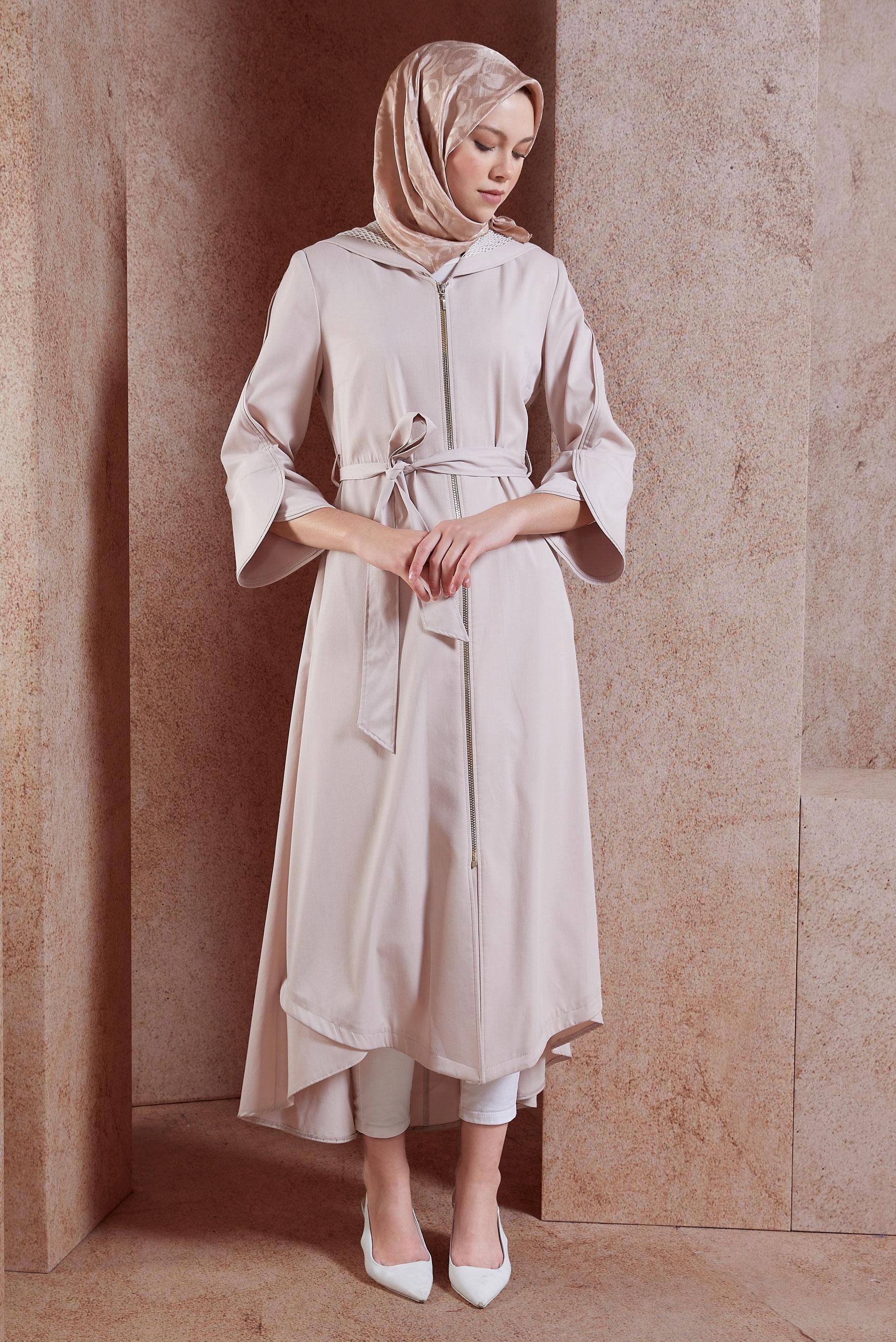 Tesettür giyim PEMBE KAPÜŞONU FİLE DETAYLI FERMUARLI PARDESÜ 1455