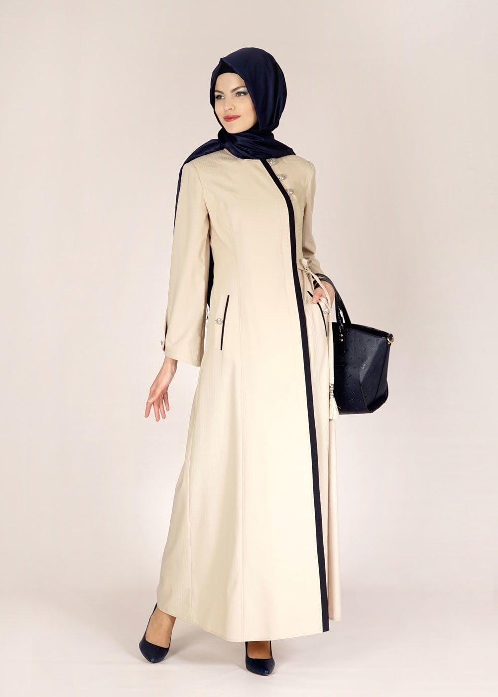 Tesettür giyim BEJ YANDAN BAĞLAMALI TAŞ DETAYLI PARDESÜ 1463