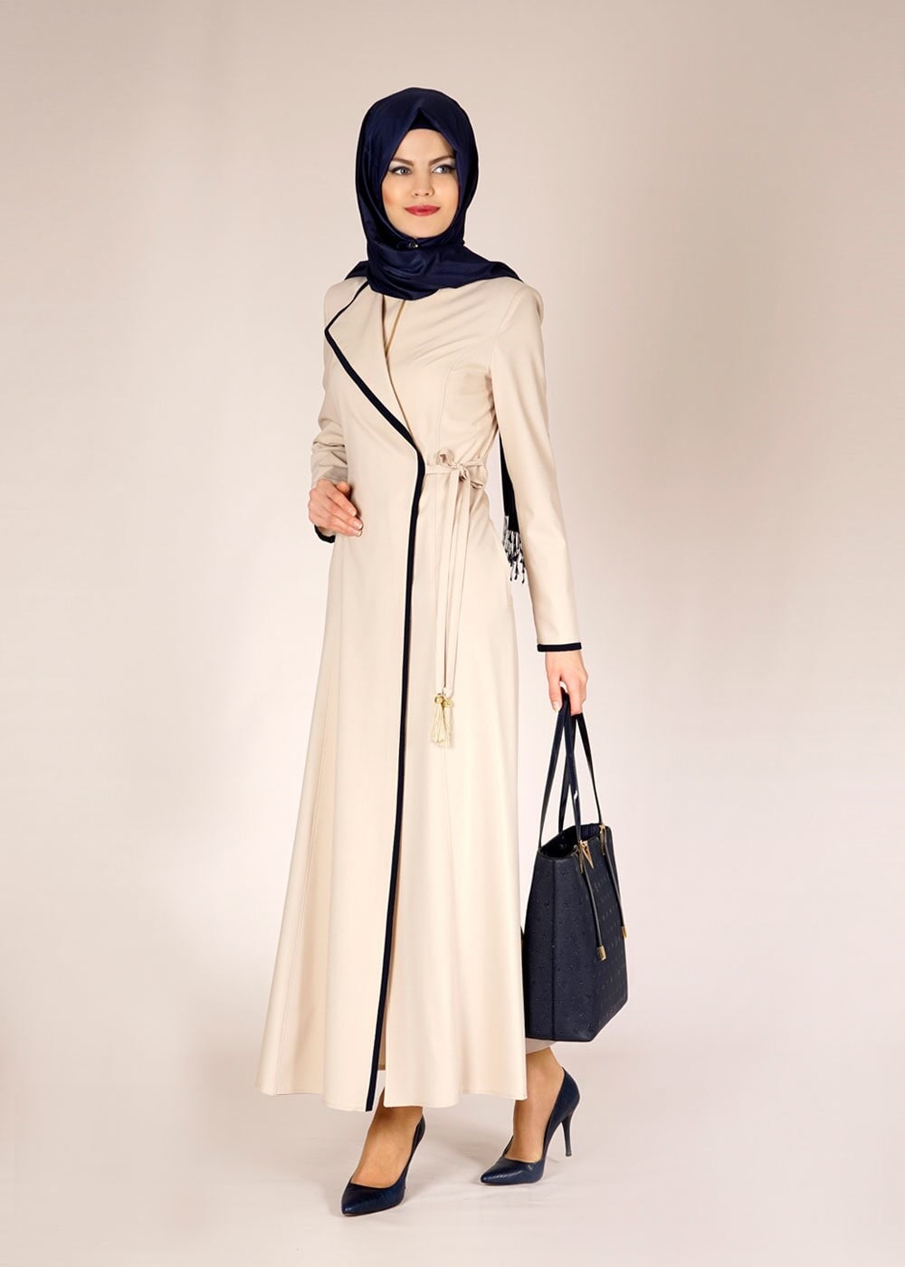 Tesettür giyim BEJ ŞERİT DETAYLI YANI BAĞLAMALI PARDESÜ 1475