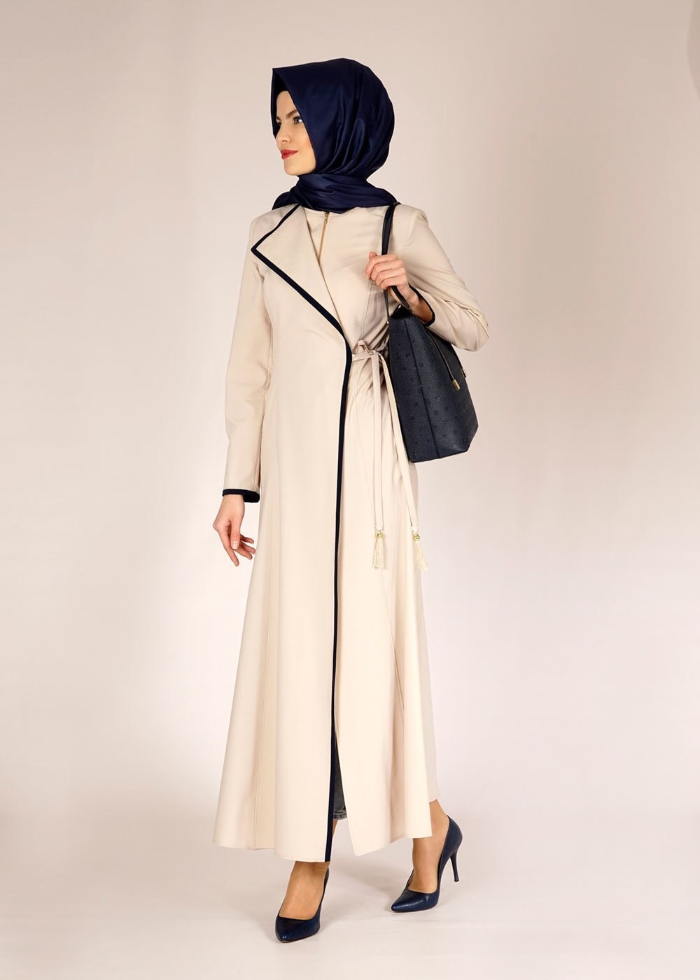 Tesettür giyim BEJ ŞERİT DETAYLI YANI BAĞLAMALI PARDESÜ 1475