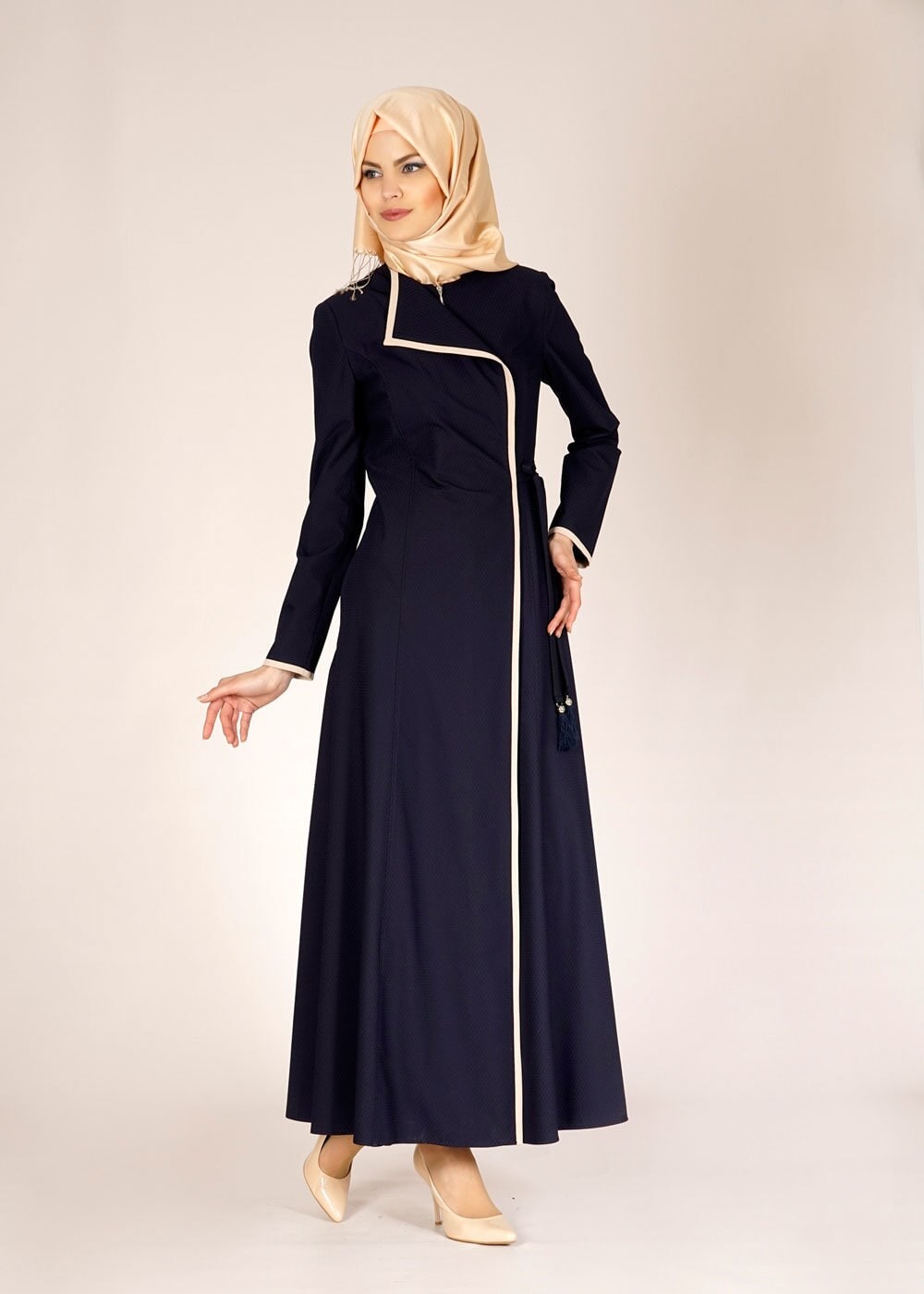Tesettür giyim LACİVERT ŞERİT DETAYLI YANI BAĞLAMALI PARDESÜ 1475