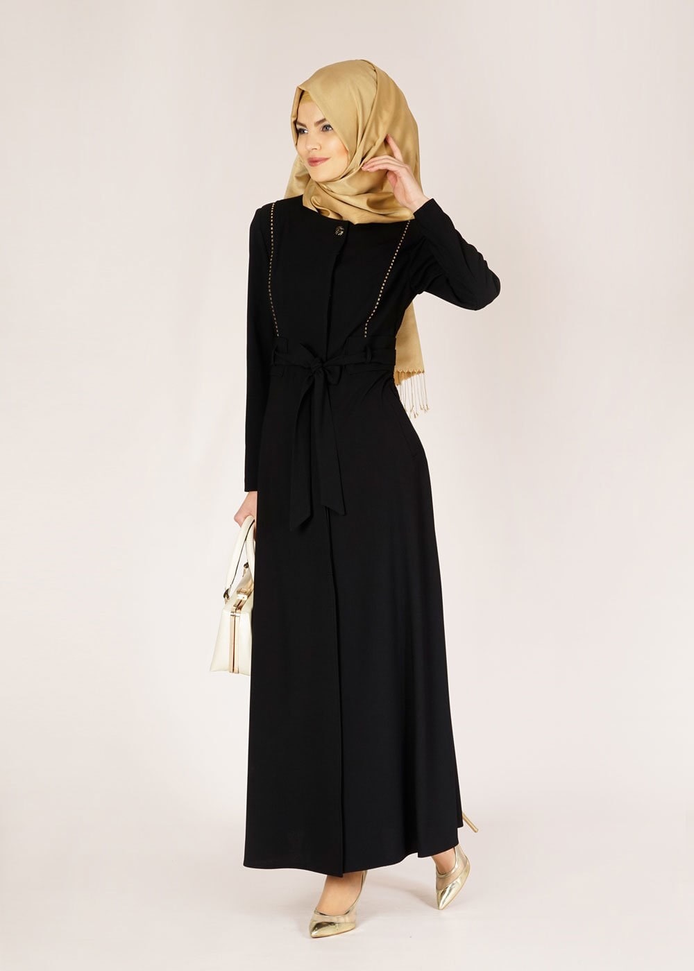 Tesettür giyim SİYAH BELİ KUŞAKLI DÜĞMELİ PARDESÜ 1485 