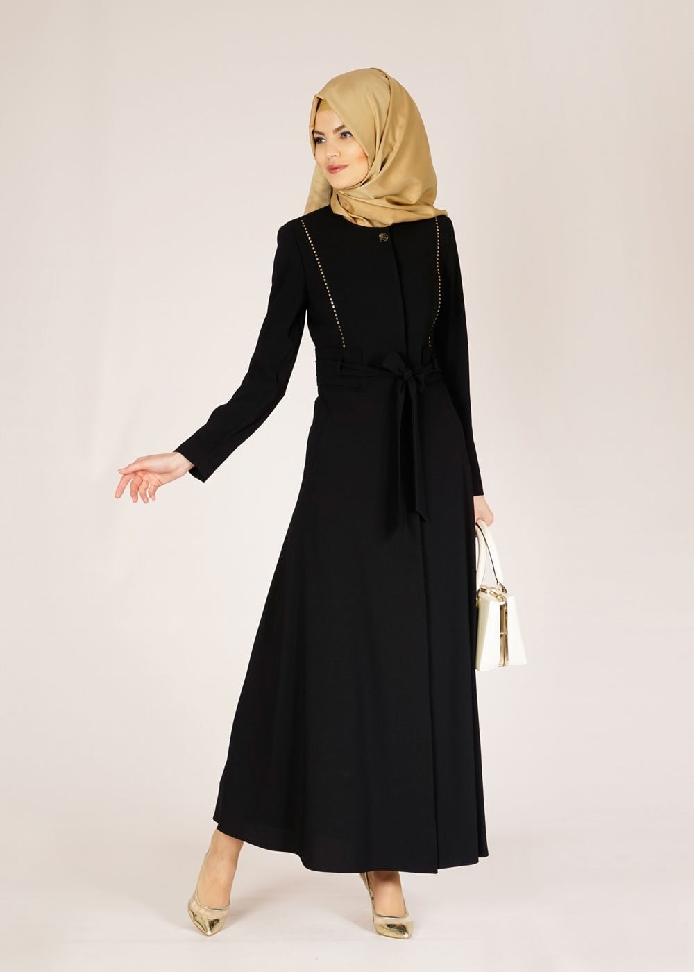 Tesettür giyim SİYAH BELİ KUŞAKLI DÜĞMELİ PARDESÜ 1485 
