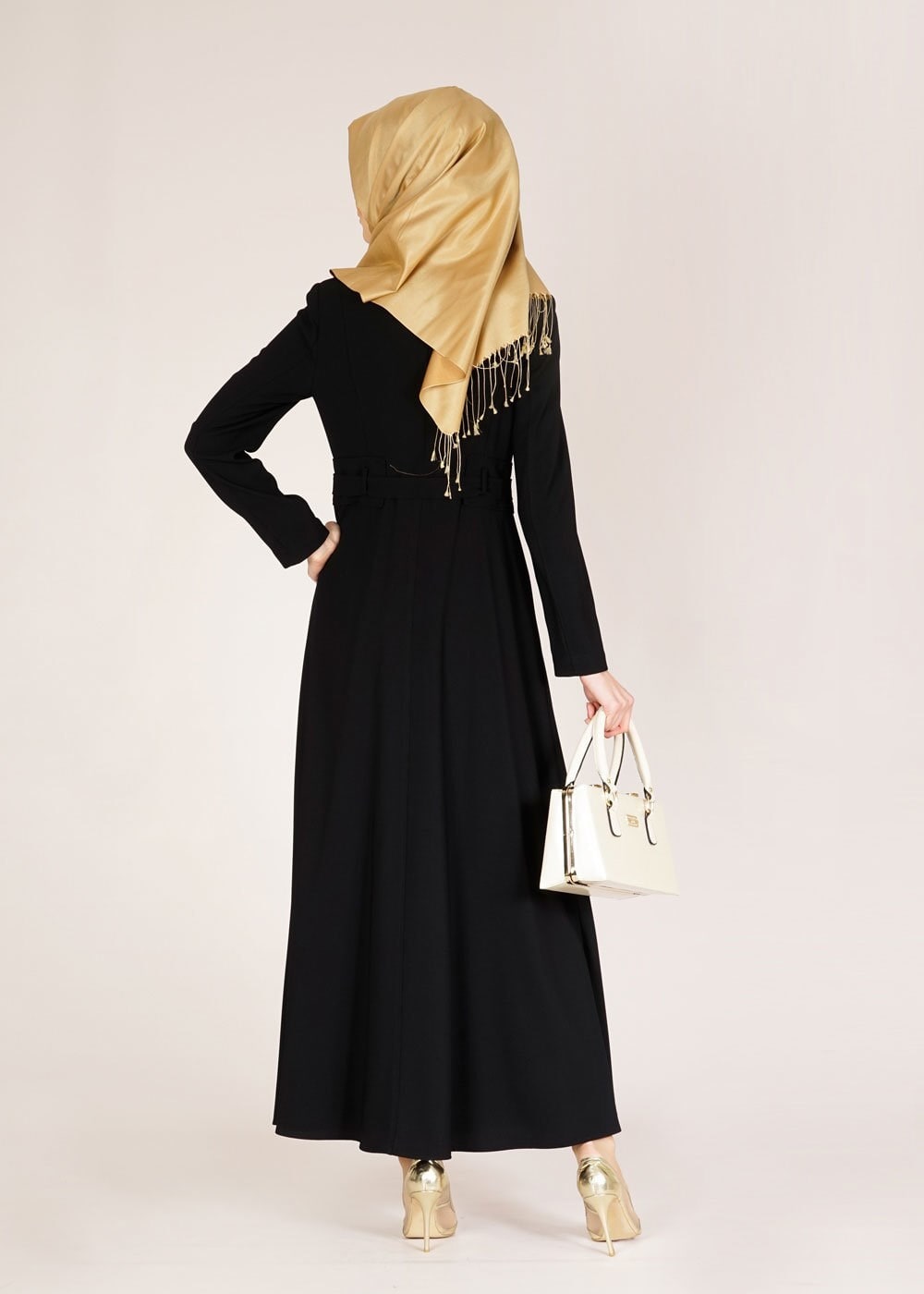 Tesettür giyim SİYAH BELİ KUŞAKLI DÜĞMELİ PARDESÜ 1485 