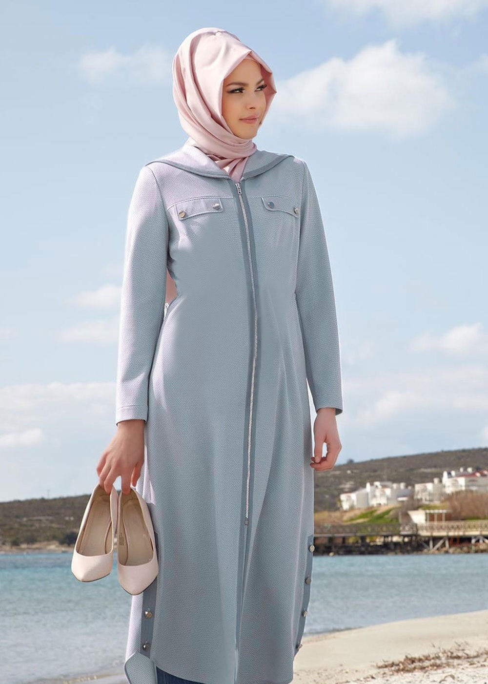 Tesettür giyim GRİ KAPÜŞONLU PARDESÜ 1496