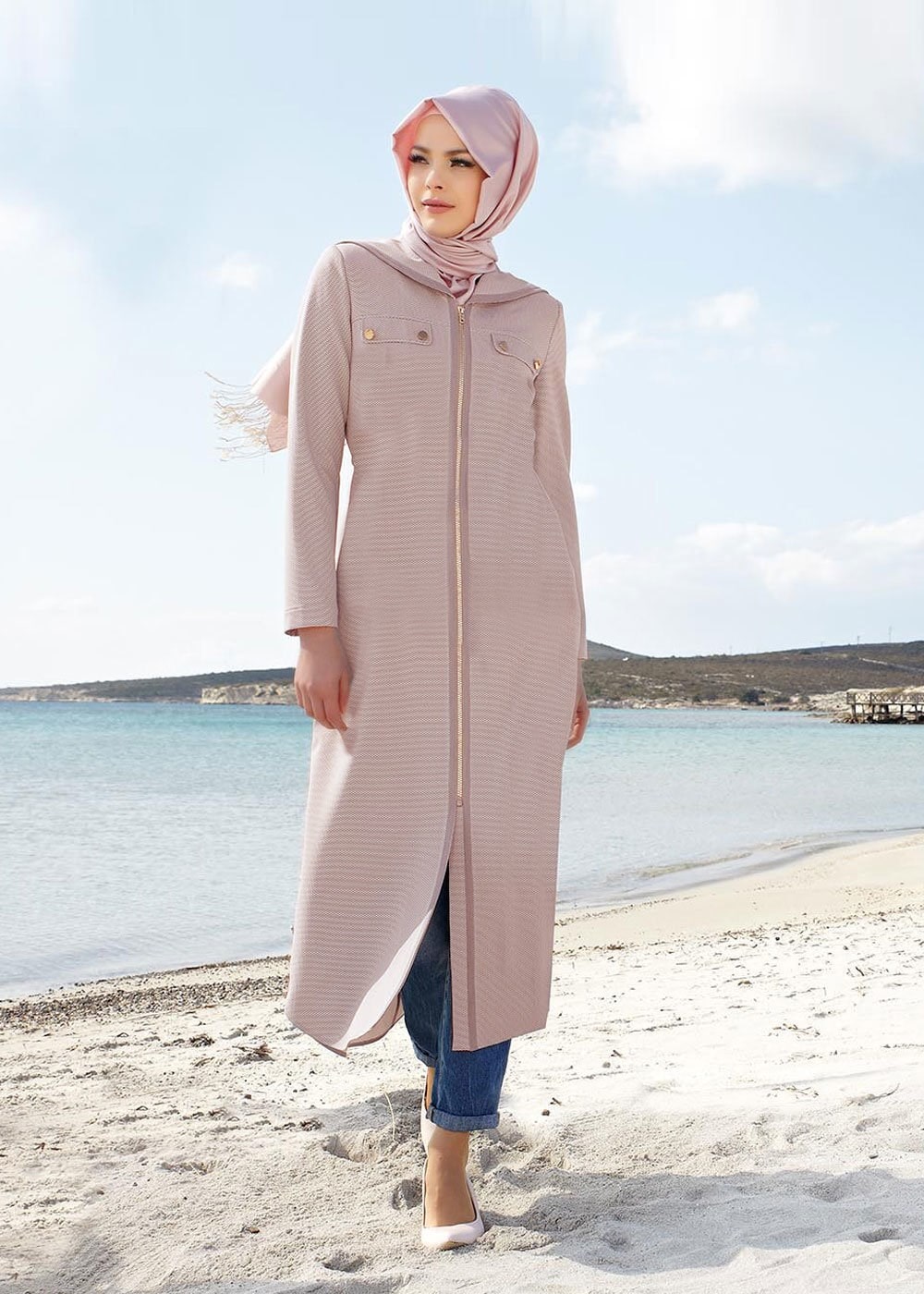 Tesettür giyim BEJ KAPÜŞONLU PARDESÜ 1496