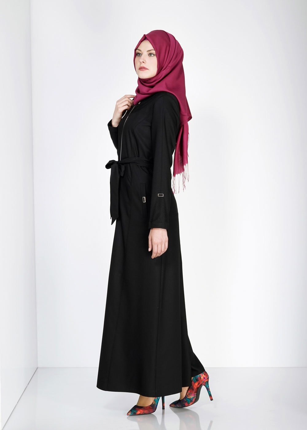 Tesettür giyim SİYAH FİLE DETAYLI FERMUARLI PARDESÜ 1516
