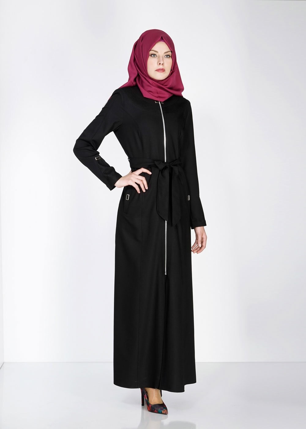 Tesettür giyim SİYAH FİLE DETAYLI FERMUARLI PARDESÜ 1516